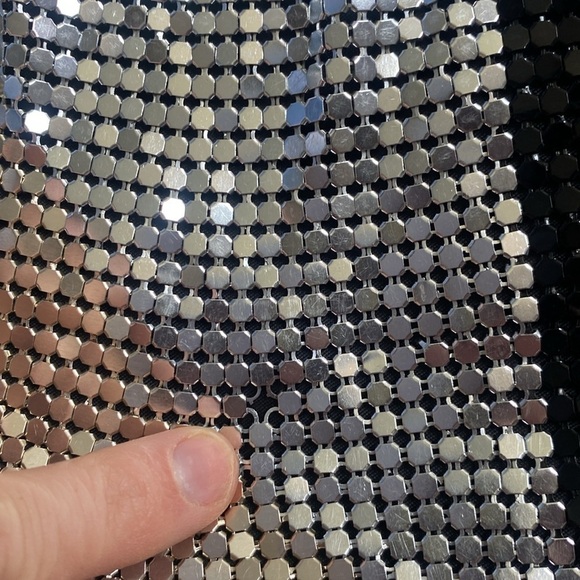 Express Y2K metal mesh hand bag. - Picture 9 of 13